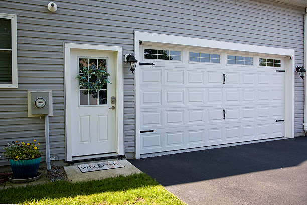 24/7 Emergency Garage Door Panel Replacement experts in Belle Meade, TN